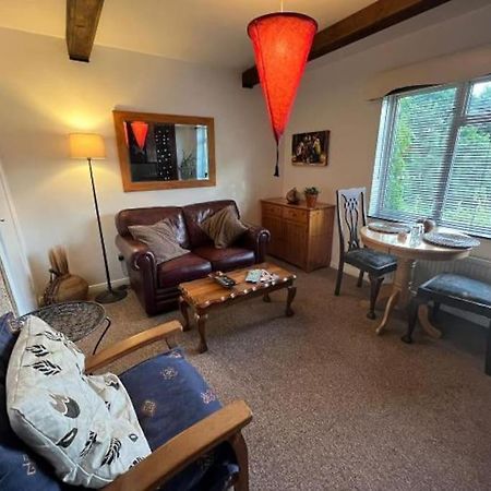 Cosy Private Accommodation In Corsham, Near Bath Ngoại thất bức ảnh